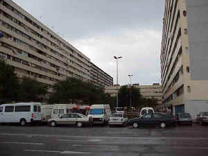 La Mina, showing the closed nature of open space between the residential blocks